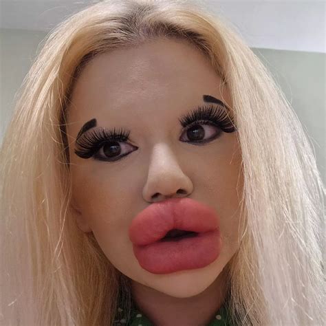 huge lips porn